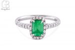 18k white gold zambia 050ct emerald and diamond ring