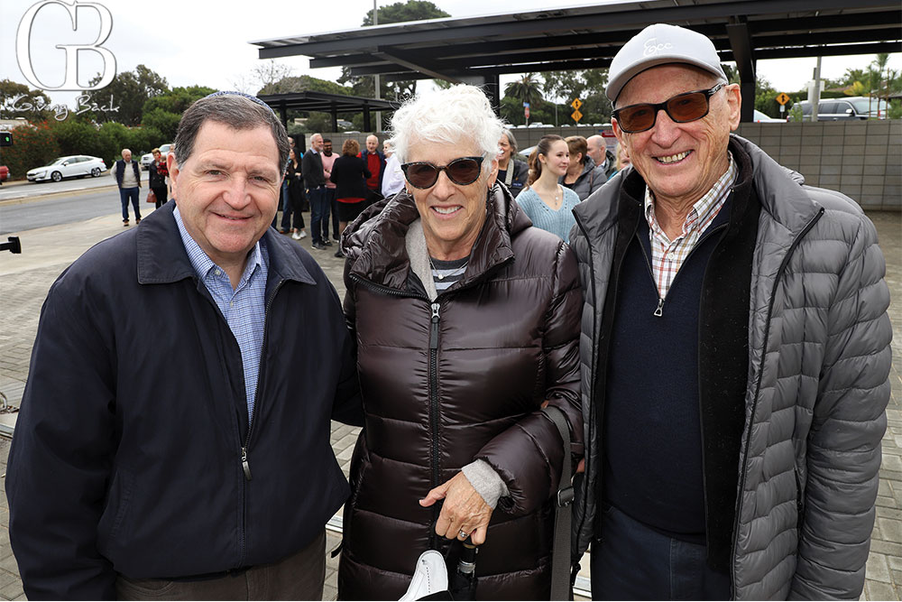 Rabbi Ron Schulman with Claire and David Ellman