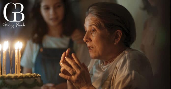 Paulina García as Mercedes in Querido Trópico