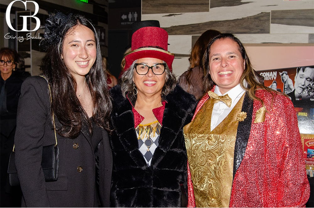 Emily Kurtin with Desiree and Diana Kluenser