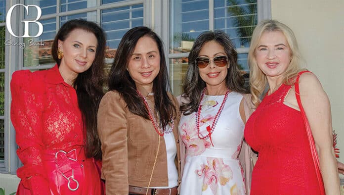 Aloa Kesser, Lisa Hwang, Dianna Smith and Marina Smith