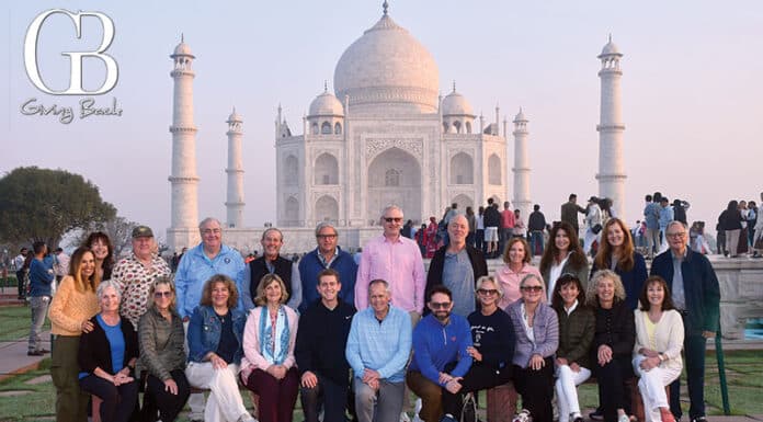 Participants of Jewish Federation of San Diego’s Major Donor Mission to India at the Taj Mahal